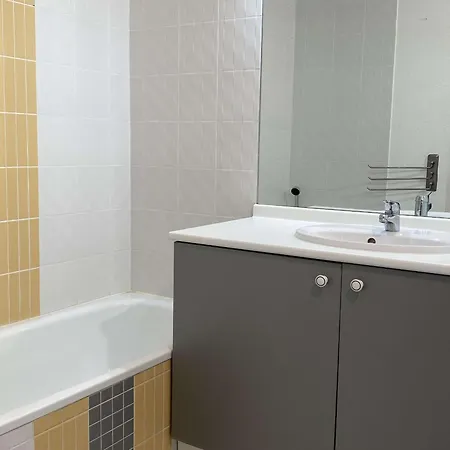 Bel T2 Avec Terrasse Et Garage A - Fr-1-553-269 Apartmán