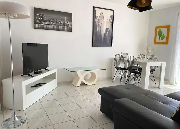 Bel T2 Avec Terrasse Et Garage A - Fr-1-553-269 Daire